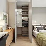 Castle-side Luxury On Danube River Bank,free Parking Appartamento *