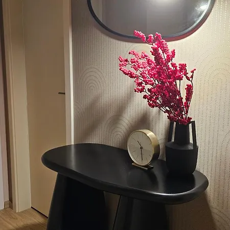 Castle-side Luxury On Danube River Bank,free Parking Pressburg