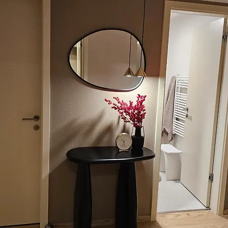 Apartment Castle-side Luxury On Danube River Bank,free Parking Pressburg