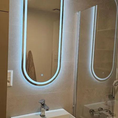 Apartment Castle-side Luxury On Danube River Bank,free Parking Bratislava