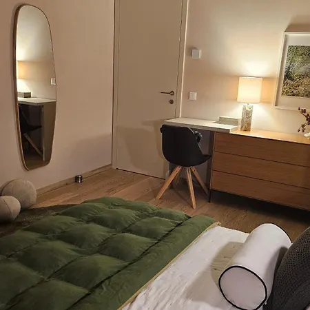 Castle-side Luxury On Danube River Bank,free Parking * Pressburg