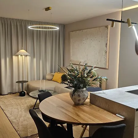 Castle-side Luxury On Danube River Bank,free Parking Pressburg