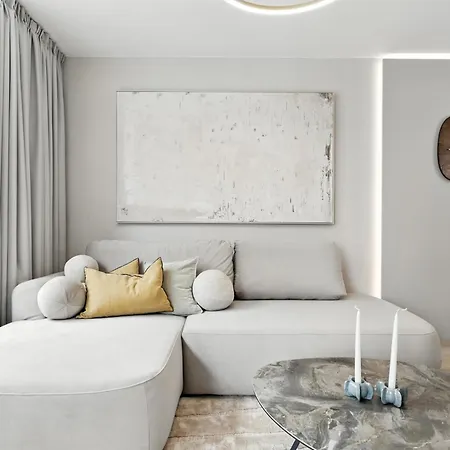 Castle-side Luxury On Danube River Bank,free Parking Apartment *