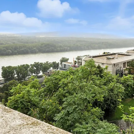 شقة Castle-side Luxury On Danube River Bank,free Parking