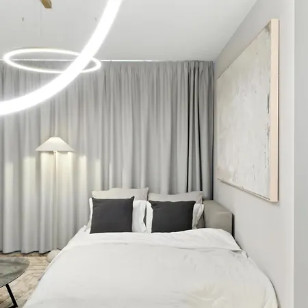 Castle-side Luxury On Danube River Bank,free Parking * Pressburg