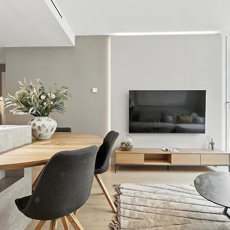 Apartment Castle-side Luxury On Danube River Bank,free Parking