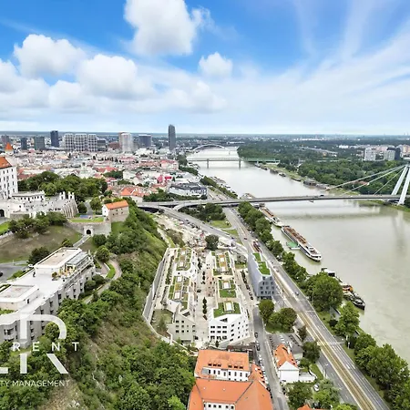 Castle-side Luxury On Danube River Bank,free Parking Apartment *