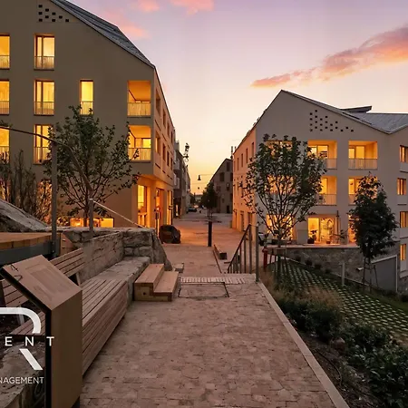 شقة Castle-side Luxury On Danube River Bank,free Parking *