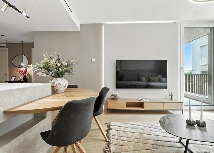 Castle-side Luxury On Danube River Bank,free Parking Appartement Bratislava