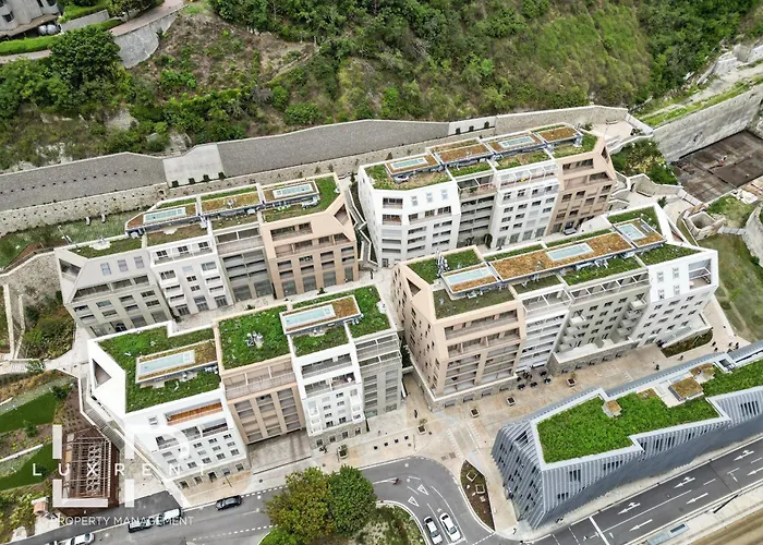 Castle-side Luxury On Danube River Bank,free Parking Appartement