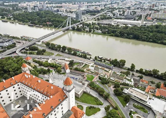 Appartement Castle-side Luxury On Danube River Bank,free Parking Bratislava