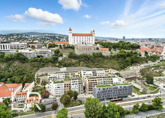 Appartement Castle-side Luxury On Danube River Bank,free Parking