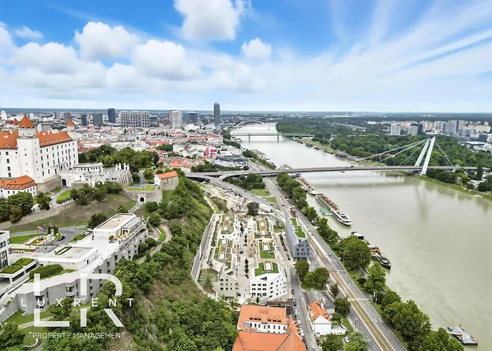 Appartement Castle-side Luxury On Danube River Bank,free Parking *