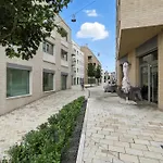 Castle-side Luxury On Danube River Bank,free Parking Lejlighed Bratislava