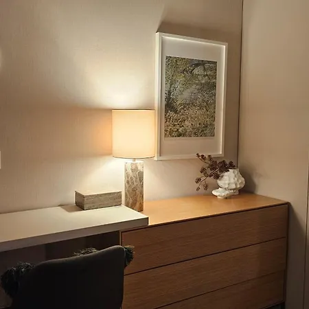 Castle-side Luxury On Danube River Bank,free Parking Appartement Bratislava