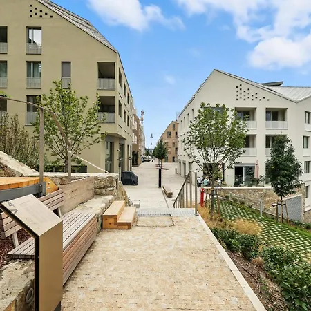 Castle-side Luxury On Danube River Bank,free Parking