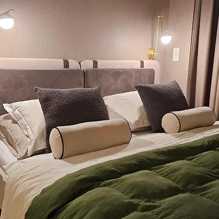 Appartamento Castle-side Luxury On Danube River Bank,free Parking *