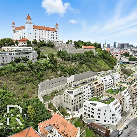 Castle-side Luxury On Danube River Bank,free Parking Apartment Pressburg